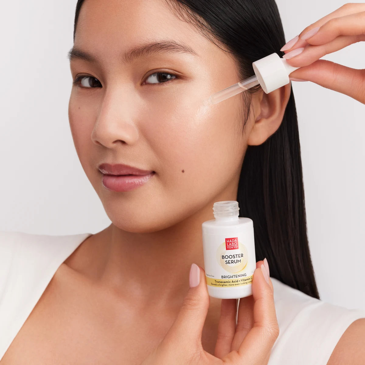 HADA Labo Tokyo Brightening Booster Serum sisältää C-vitamiinia ja traneksaamihappoa