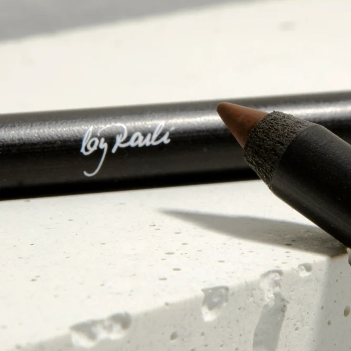 by Raili Velvet Eyeliner 02 Brown 1,4 g silmänrajauskynä