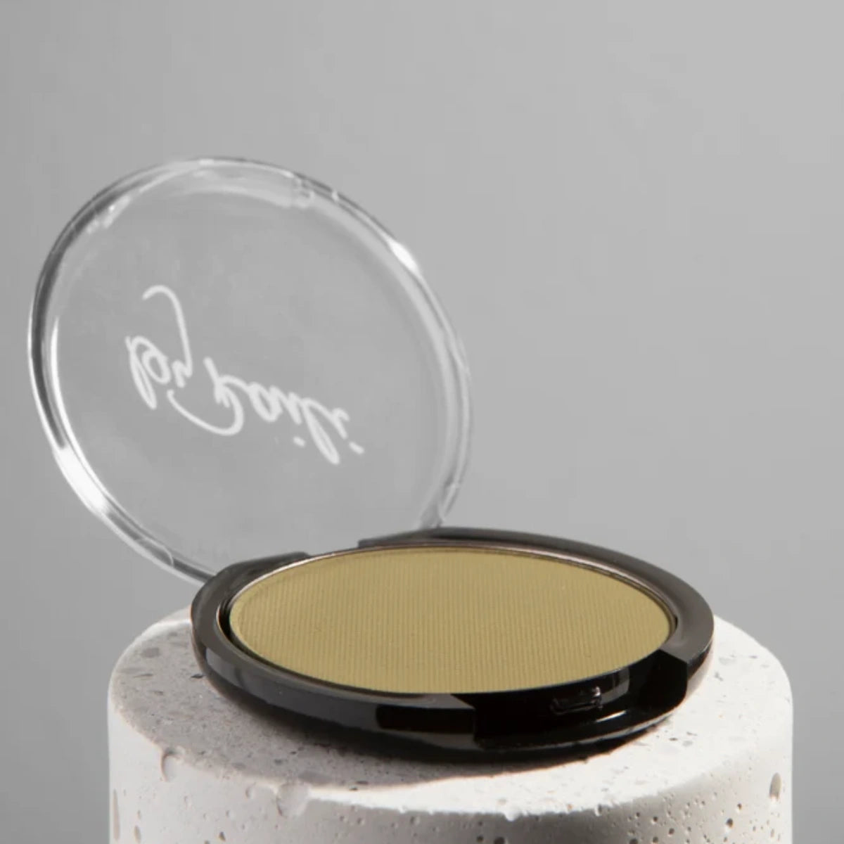 by Raili Velvet Eyeshadow 04 Olive mattapintainen luomiväri